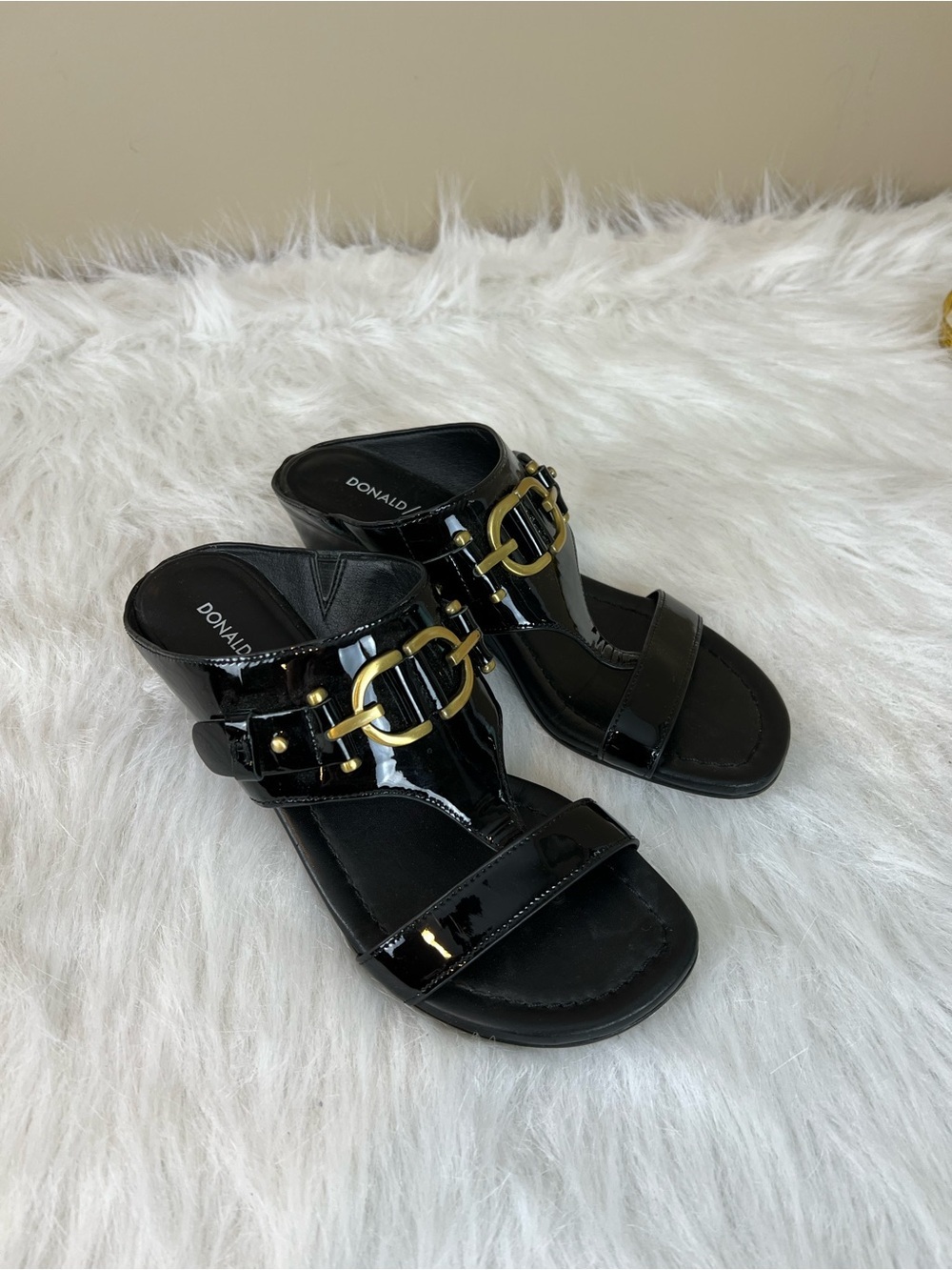 Donald J. Pliner Dayna Black Patent Slide Sandals with Gold Buckle 7 narrow